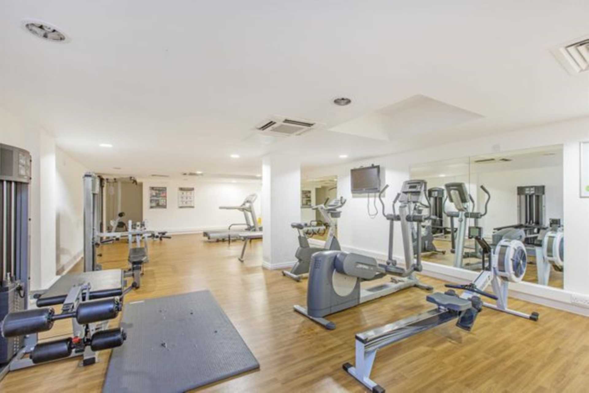 Viridian Apartments, Nine Elms, SW8, Image 7