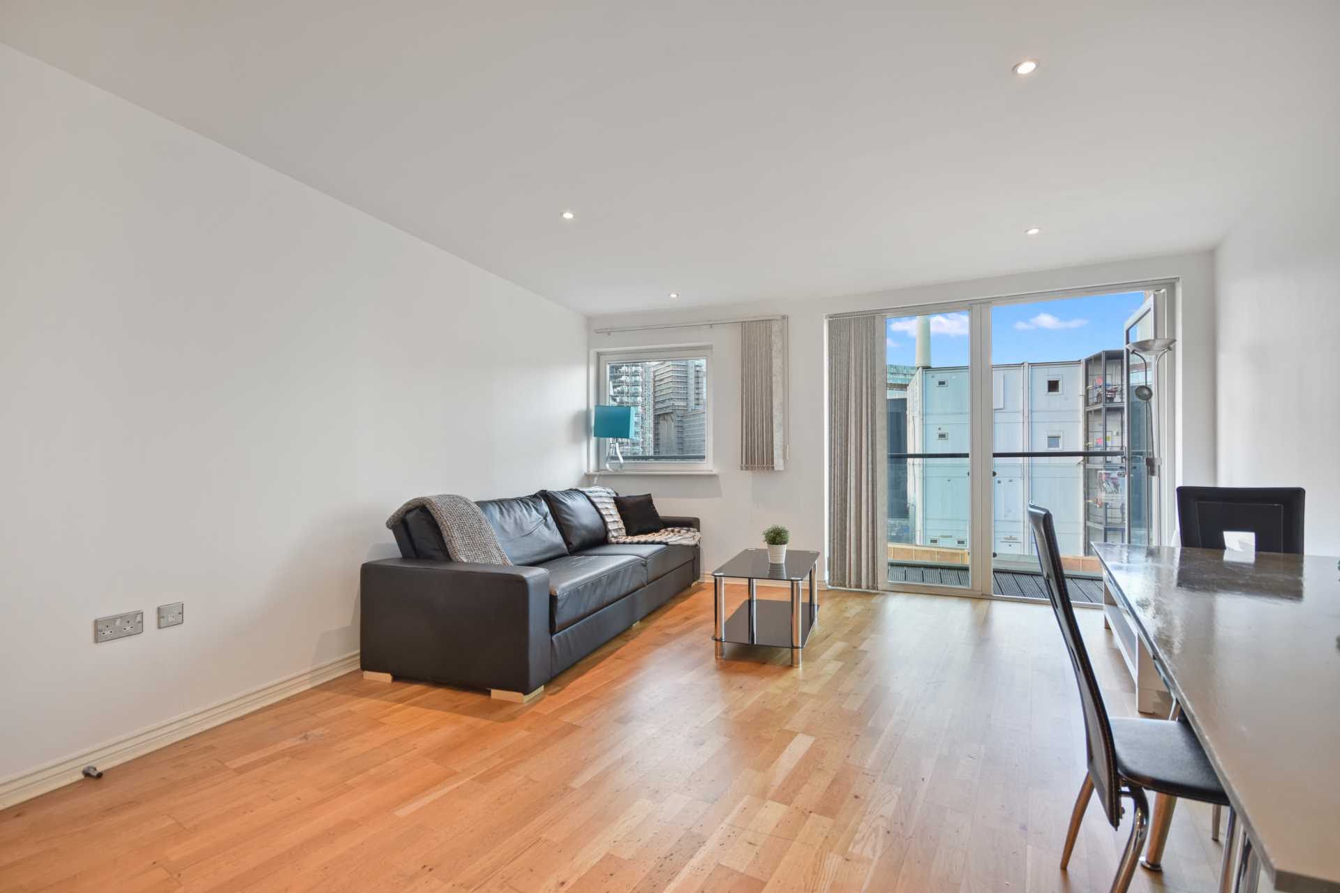 Viridian Apartments, Nine Elms, SW8, Image 8