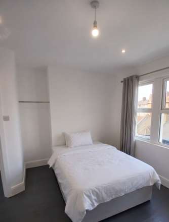 9 Royal London Building, London, SE15, Image 4