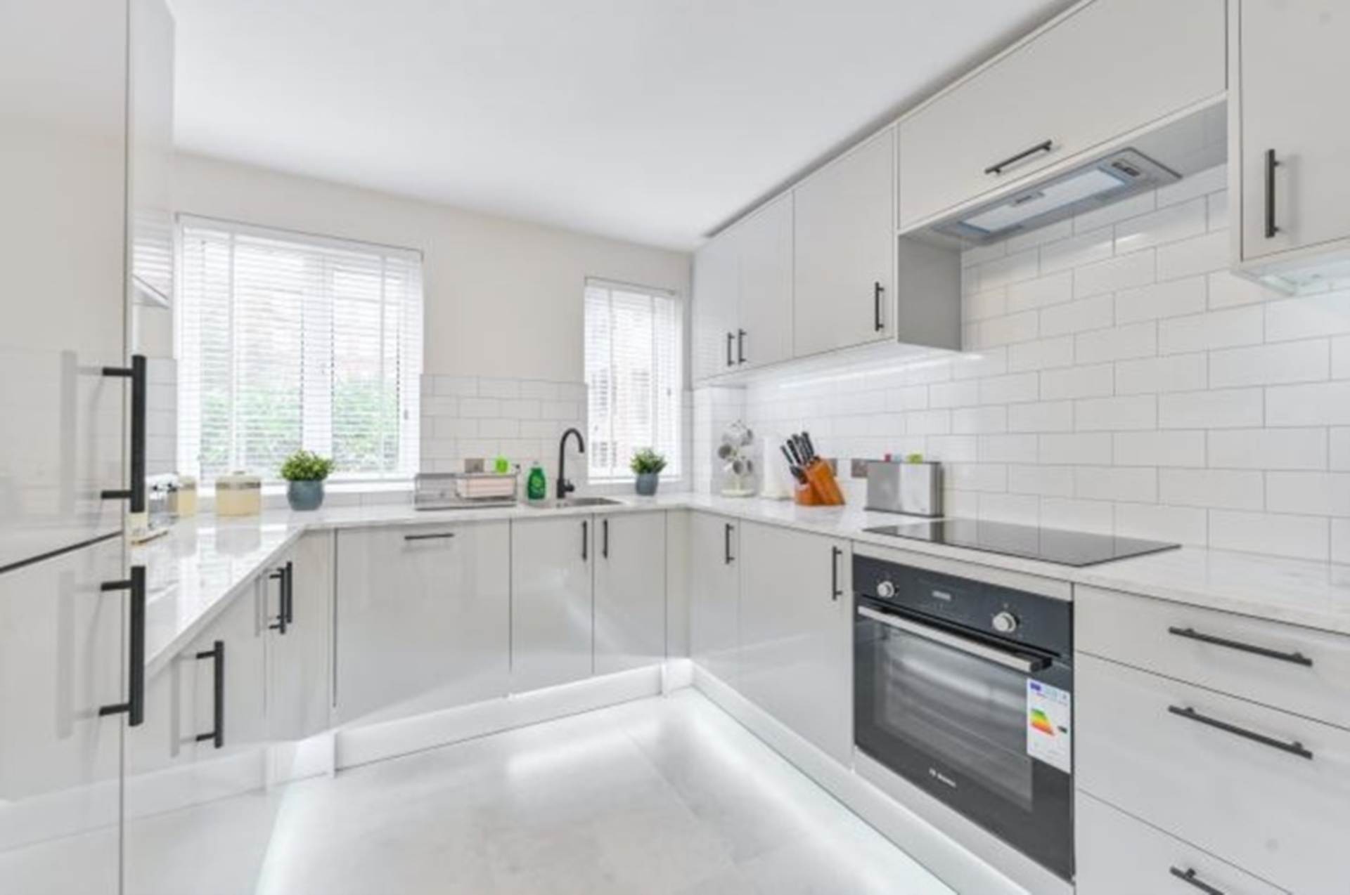Belgrave Court, Ascalon Street SW8, Image 12