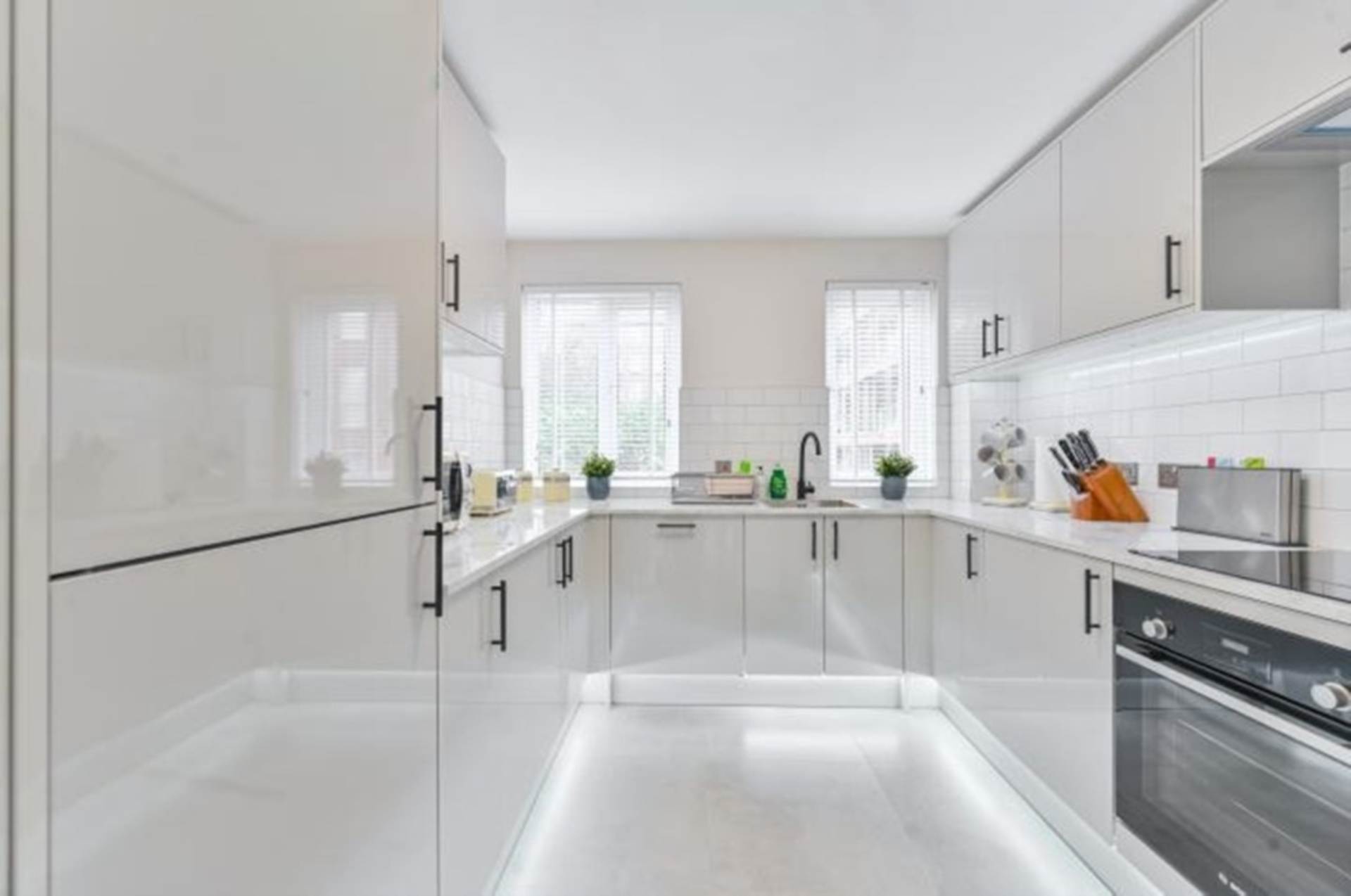 Belgrave Court, Ascalon Street SW8, Image 13