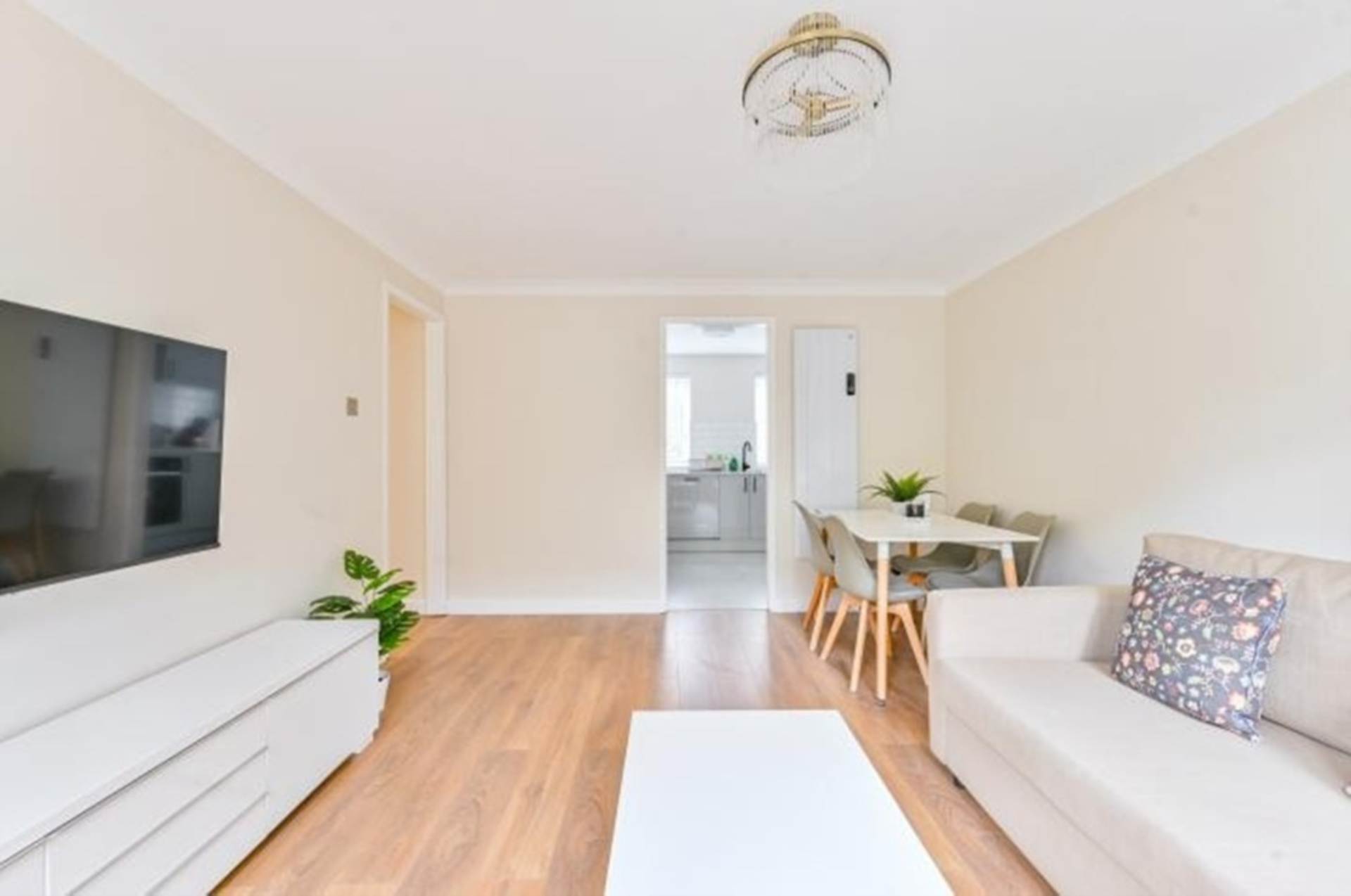 Belgrave Court, Ascalon Street SW8, Image 3