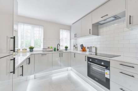 Belgrave Court, Ascalon Street SW8, Image 12