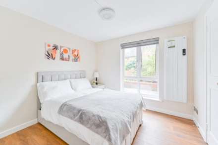 Belgrave Court, Ascalon Street SW8, Image 6