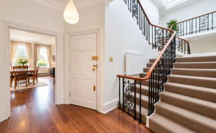 Mayfair, Image 3