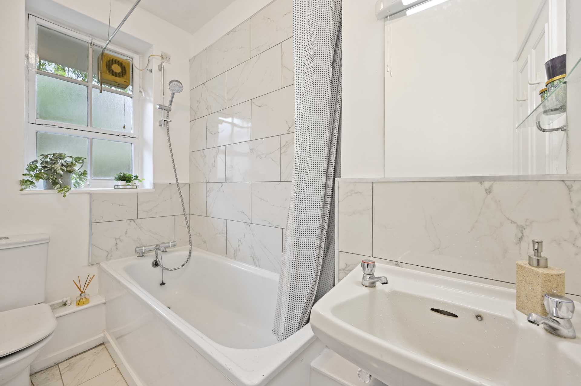 Vicarage Crescent, Battersea, SW11, Image 10