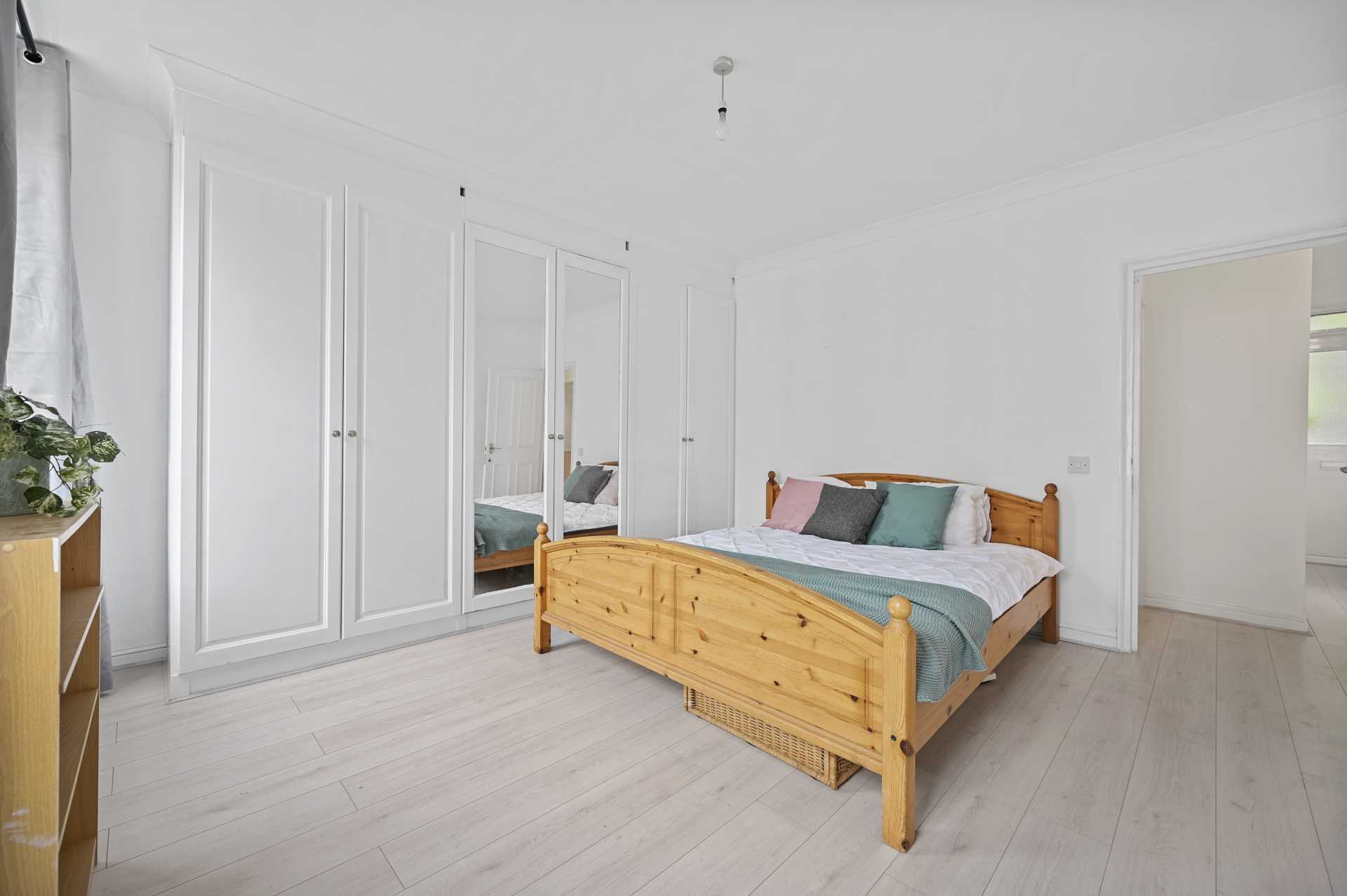 Vicarage Crescent, Battersea, SW11, Image 11