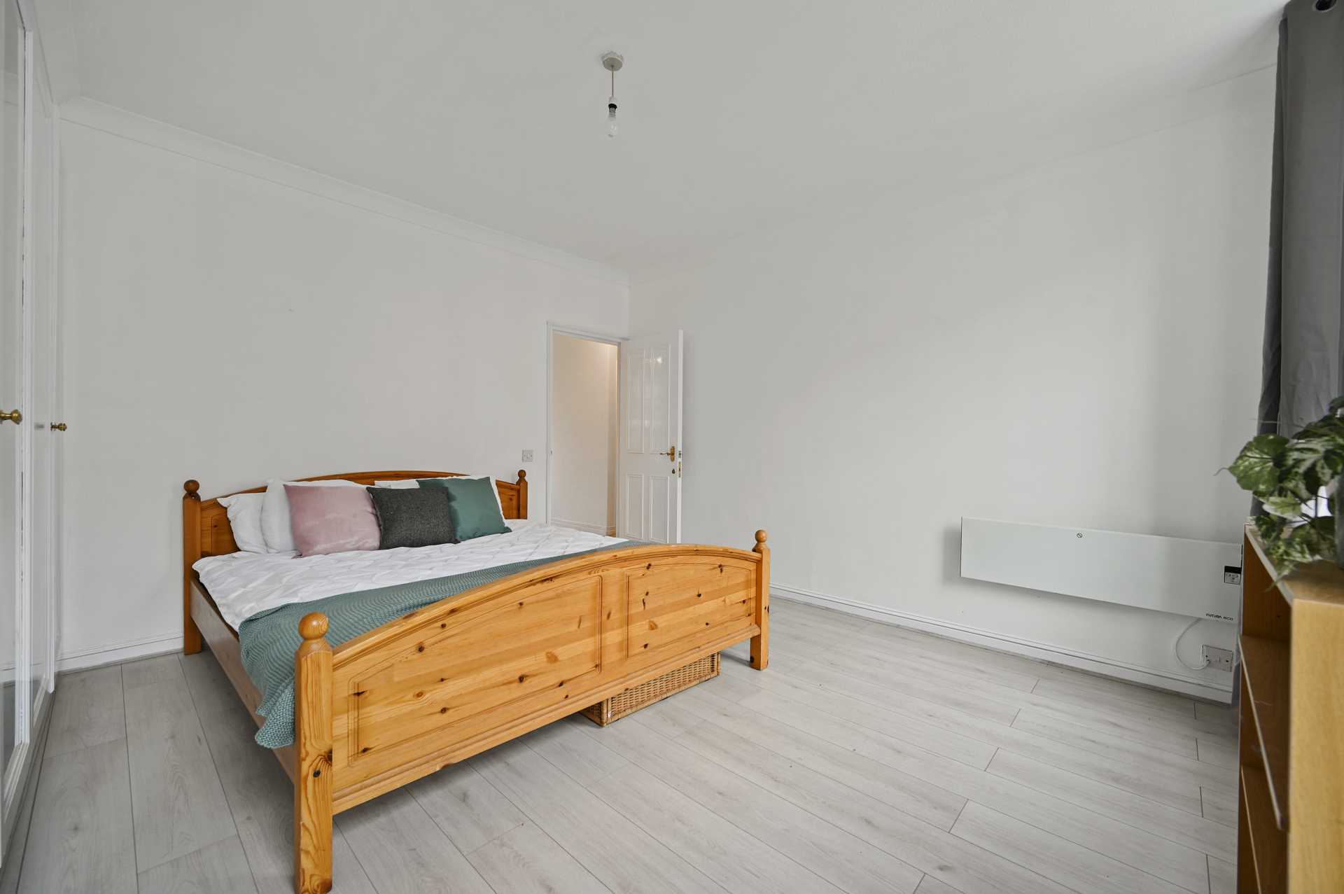 Vicarage Crescent, Battersea, SW11, Image 8