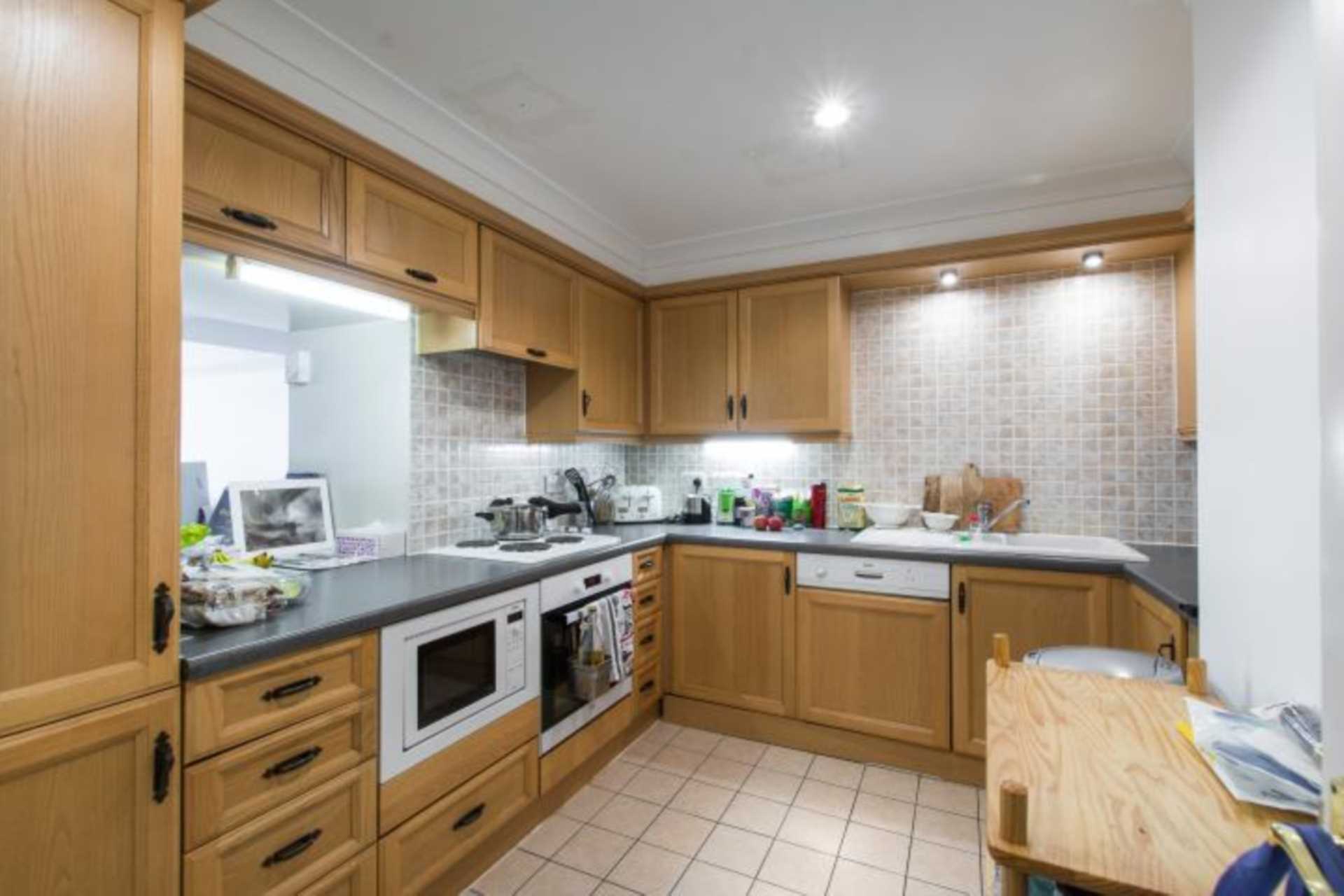 Imperial Court, Kennington, Image 4