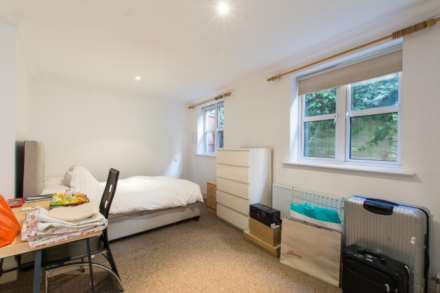 Imperial Court, Kennington, Image 7