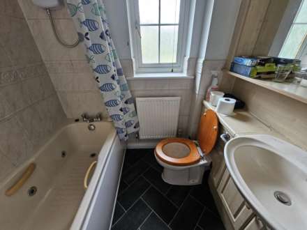 Wormalds View, Dewsbury, Image 7