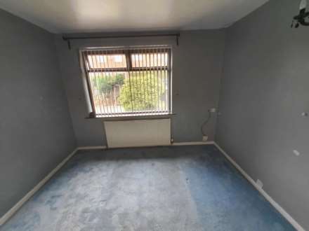 Wayne Close, Batley, Image 4