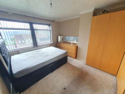 Wayne Close, Batley, Image 6