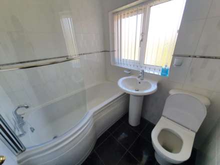 Churchbank Way, Thornhill Lees, Image 5