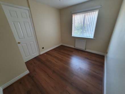 Churchbank Way, Thornhill Lees, Image 6