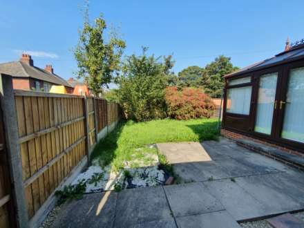 Churchbank Way, Thornhill Lees, Image 9