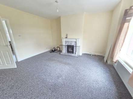 Wakefield Crescent, Earlsheaton, Image 2