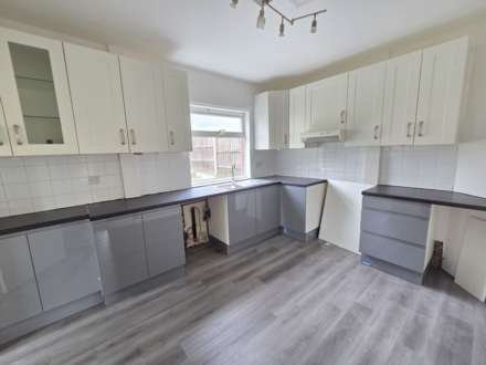 Wakefield Crescent, Earlsheaton, Image 3