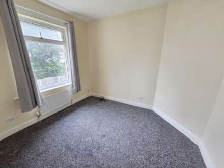 Wakefield Crescent, Earlsheaton, Image 4