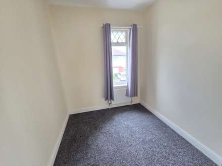 Wakefield Crescent, Earlsheaton, Image 6