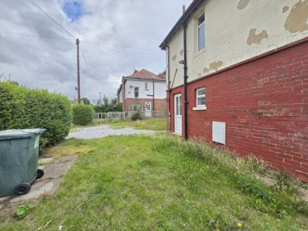 Wakefield Crescent, Earlsheaton, Image 9