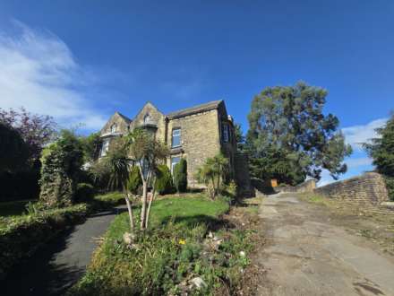 Hill Crest Road, Dewsbury, Image 2