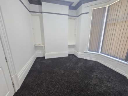 Hill Crest Road, Dewsbury, Image 6