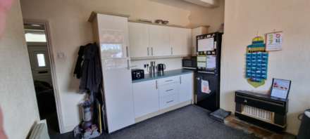 Chestnut Terrace, Dewsbury, Image 4