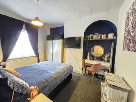 Chestnut Terrace, Dewsbury, Image 7