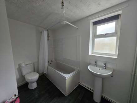 Lees Hall Road, Dewsbury, Image 5