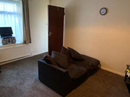 Lees Hall Road, Dewsbury, Image 7