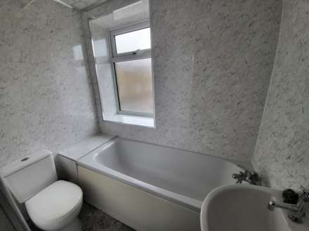 Lees Hall Road, Dewsbury, Image 3