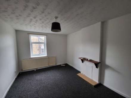 Lees Hall Road, Dewsbury, Image 5