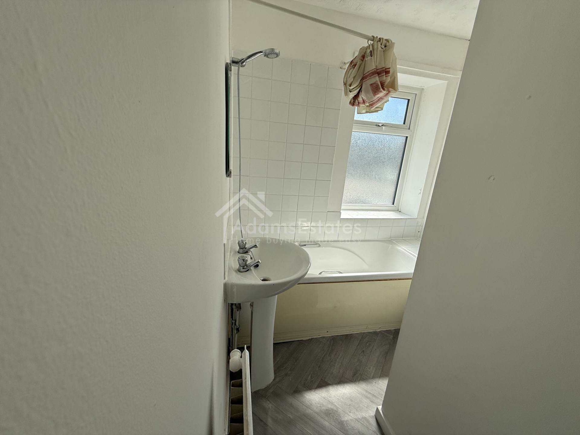 Lees Hall Road, Dewsbury, Image 4