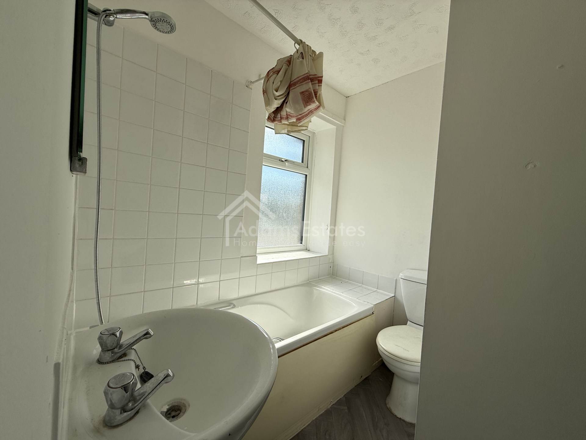 Lees Hall Road, Dewsbury, Image 5