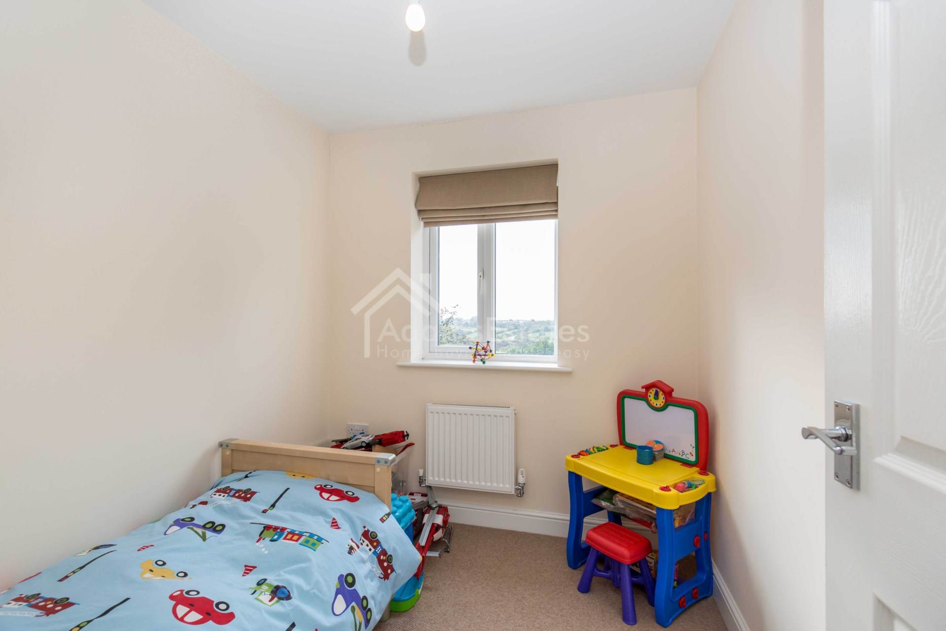 Highfield Court, Batley, Image 11