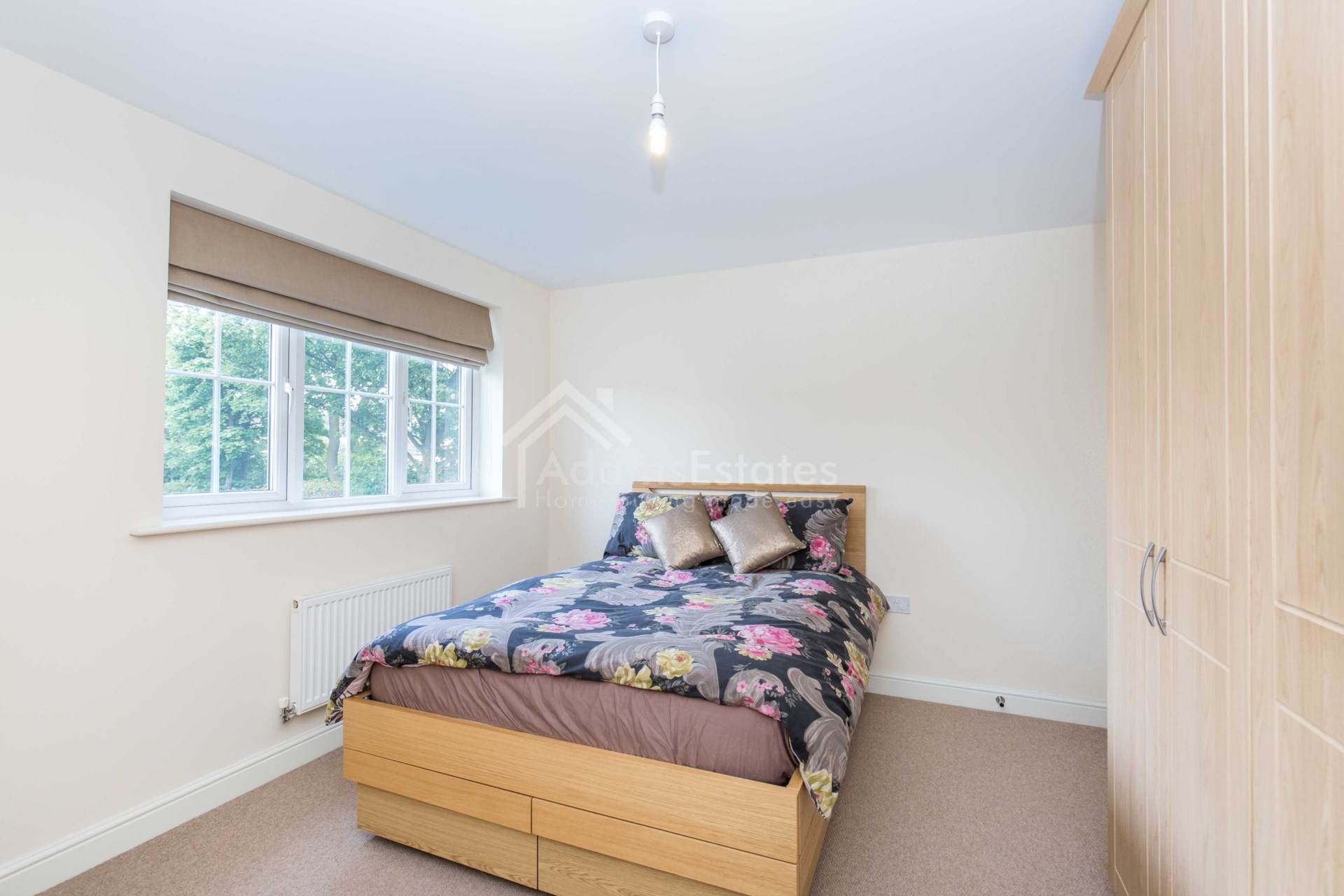 Highfield Court, Batley, Image 12