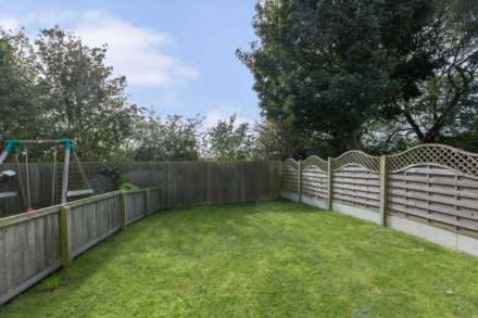Highfield Court, Batley, Image 15