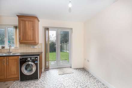 Highfield Court, Batley, Image 4
