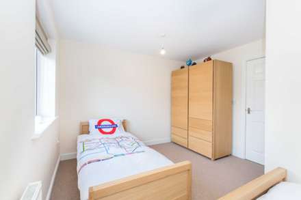 Highfield Court, Batley, Image 8