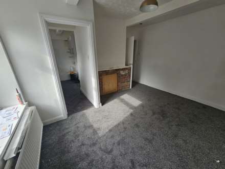 Lees Hall Road, Dewsbury, Image 2