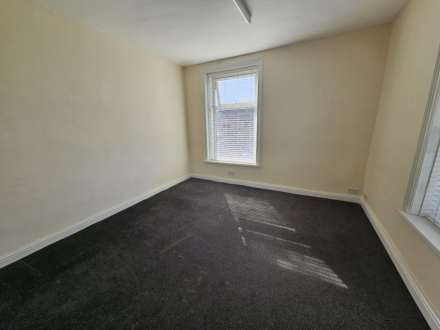 Batley Road, Heckmondwike, Image 4