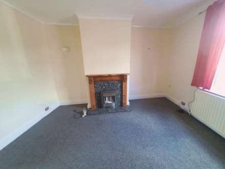 Lees Hall Road, Dewsbury, Image 6