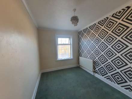 Lees Hall Road, Dewsbury, Image 7