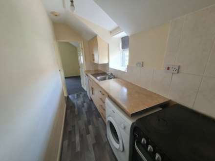 Doncaster Road, Ferrybridge, Image 3