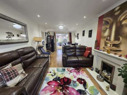 Moorpark Lane, Dewsbury, Image 2