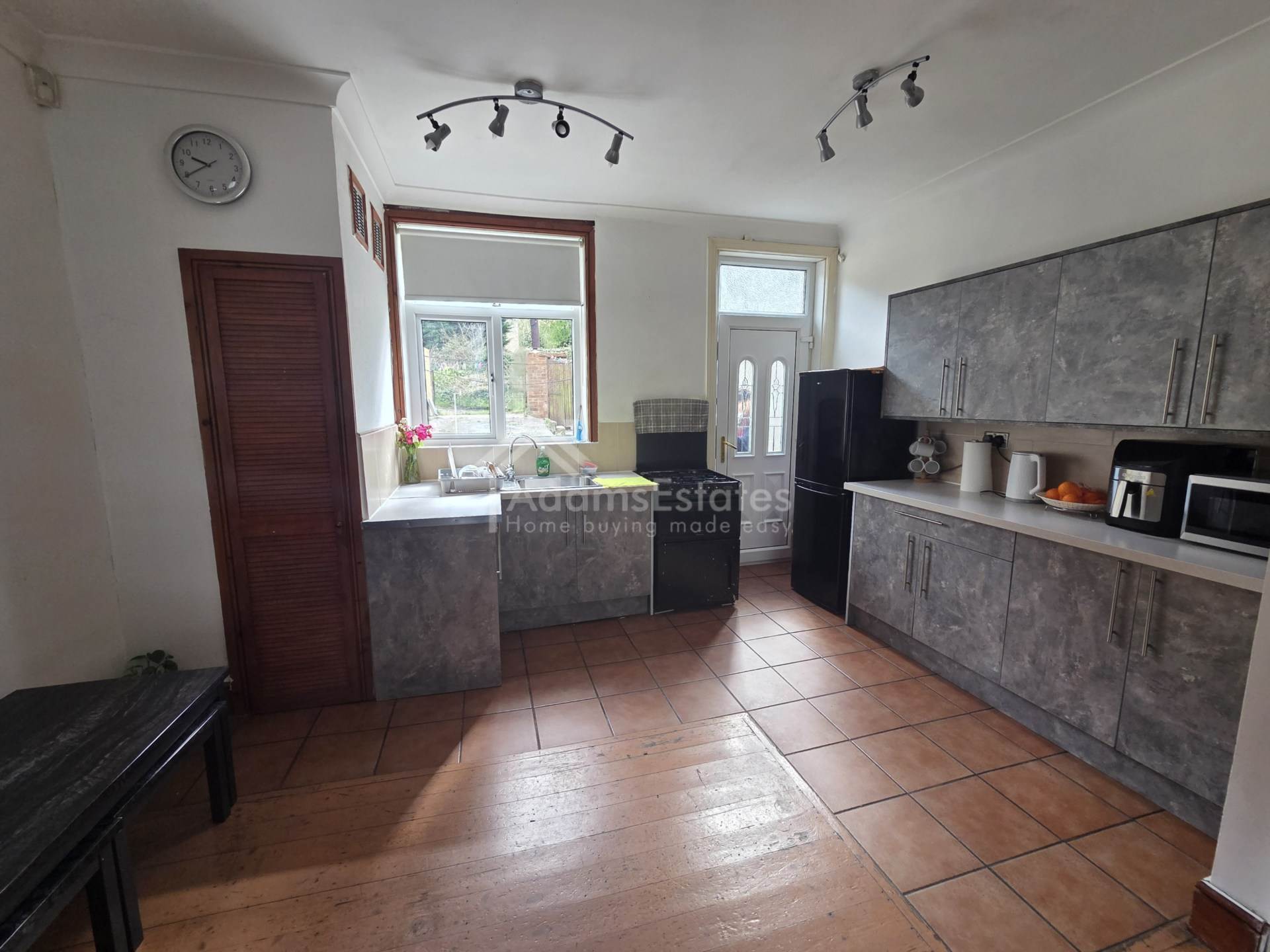 Lees Hall Road, Dewsbury, Image 3