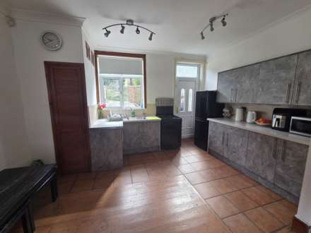 Lees Hall Road, Dewsbury, Image 3