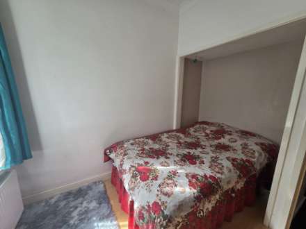 Lees Hall Road, Dewsbury, Image 6