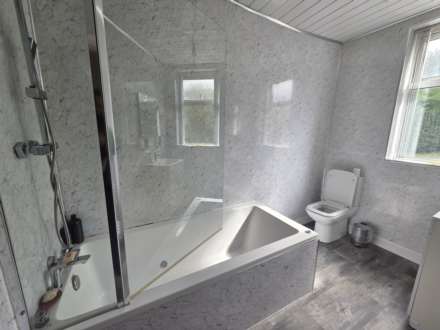 Lees Hall Road, Dewsbury, Image 7